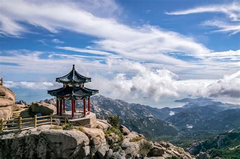 如何坐車去嶗山？嶗山，不僅僅是一處自然景觀，更是文人墨客筆下的靈魂棲息地。